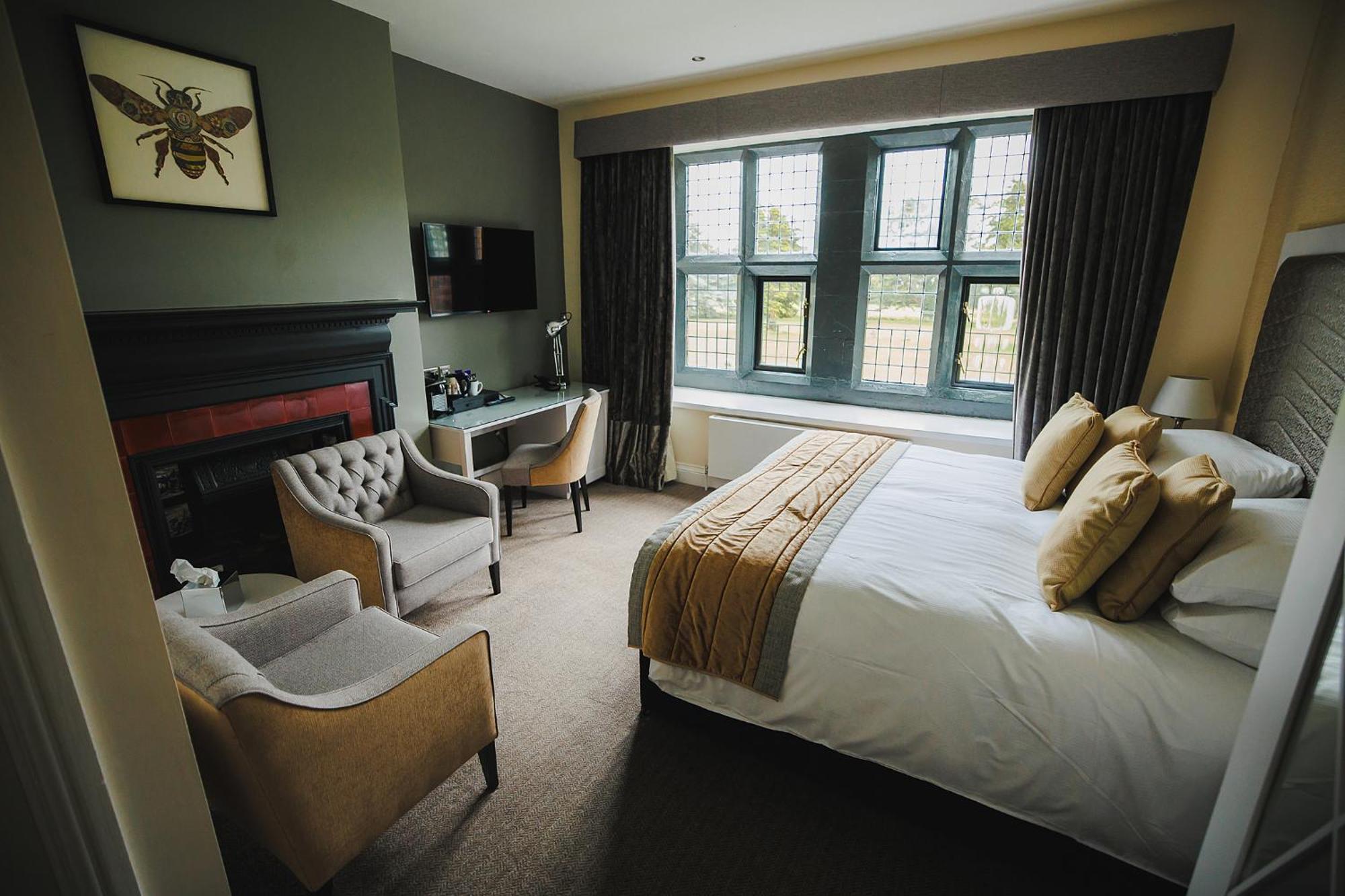 Caer Rhun Hall Hotel *